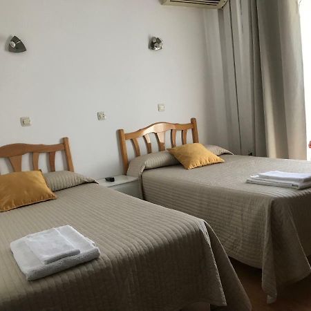Hostal Trevinca Madrid Ngoại thất bức ảnh