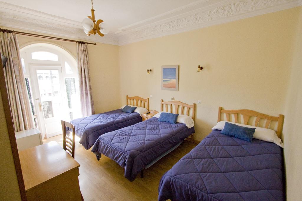 Hostal Trevinca Madrid Ngoại thất bức ảnh