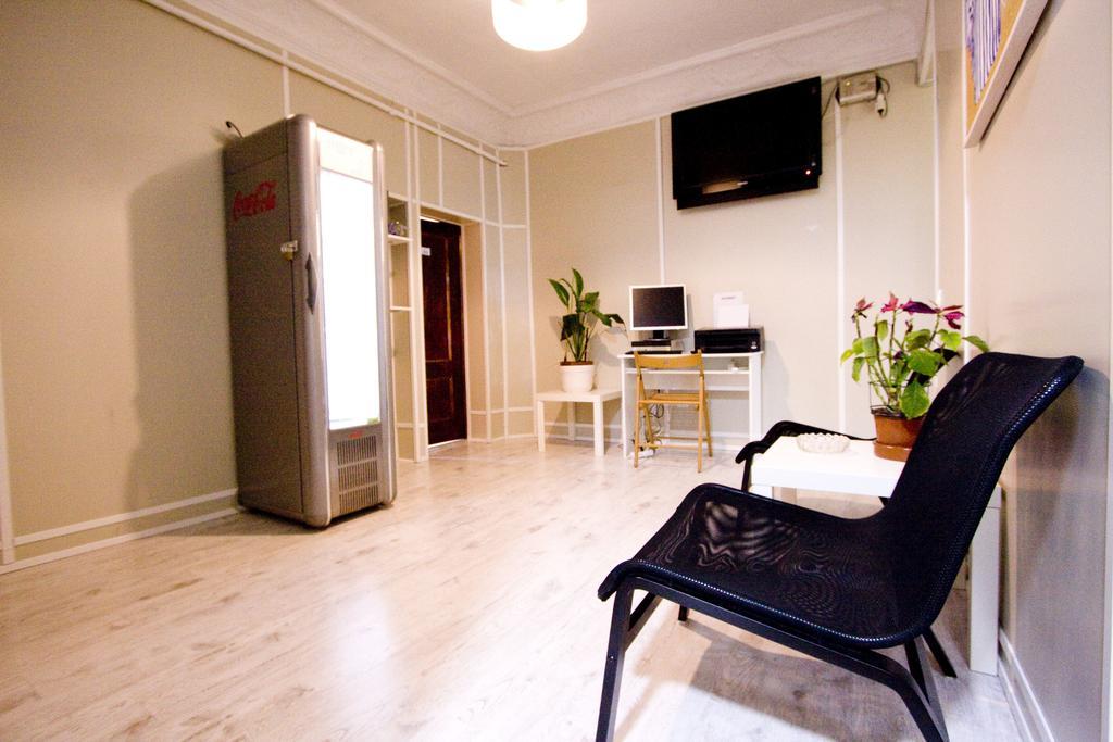 Hostal Trevinca Madrid Ngoại thất bức ảnh