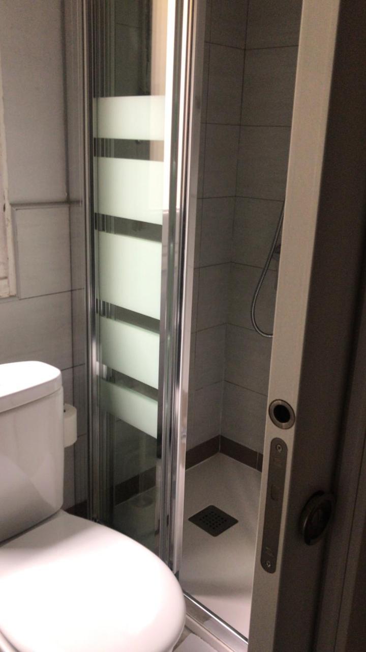 Hostal Trevinca Madrid Ngoại thất bức ảnh