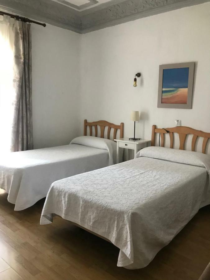 Hostal Trevinca Madrid Ngoại thất bức ảnh