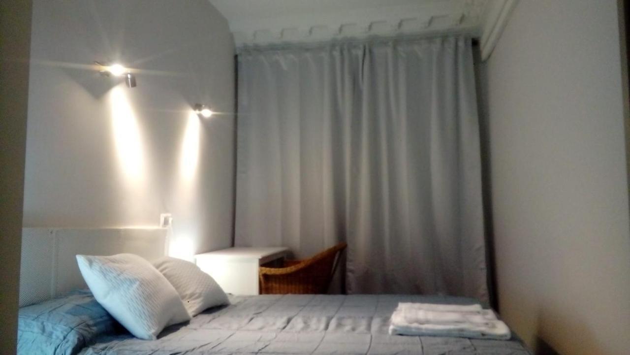 Hostal Trevinca Madrid Ngoại thất bức ảnh